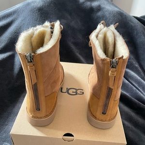 UGG Daney